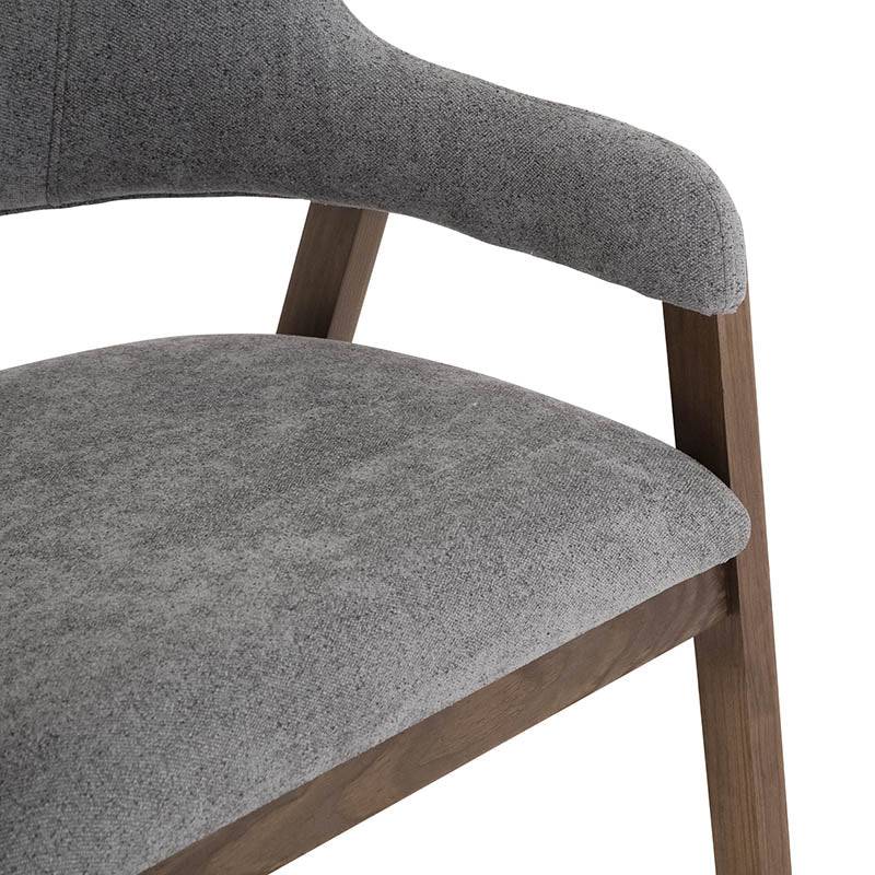 Silla de comedor gris oscuro Silla Balam de deurope.com.mx, con asiento y respaldo acolchados y estructura moderna.