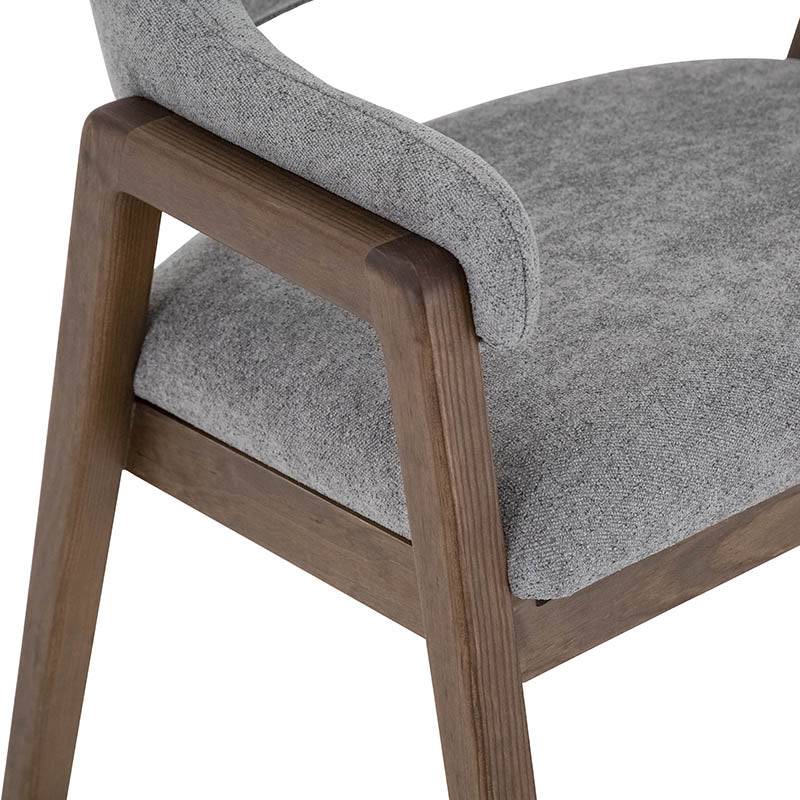 Silla de comedor gris oscuro de la marca deurope.com.mx, modelo Balam, con diseño moderno y estructura resistente.