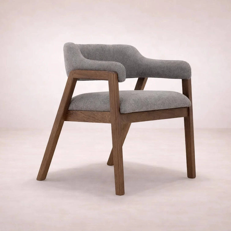 Silla de comedor Balam en color gris oscuro de deurope.com.mx, diseño moderno y asiento cómodo para el hogar.