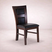 Silla de comedor Burj de madera de nogal con asiento tapizado en color oscuro, vista frontal, altura de 90 cm.