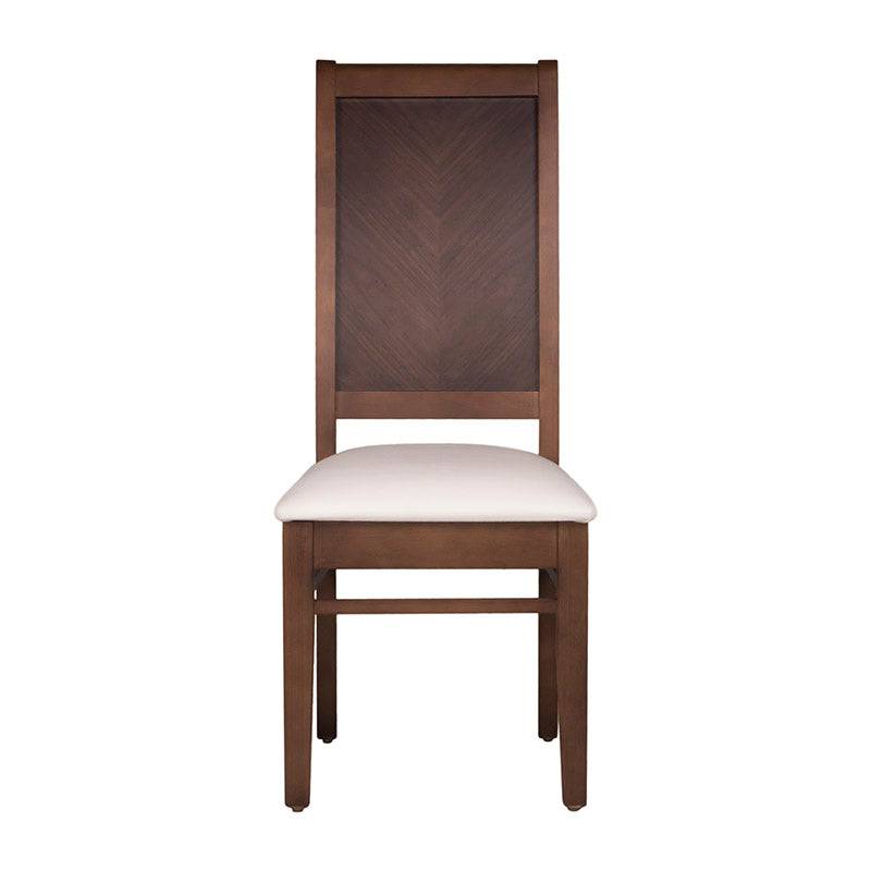 Silla Orleans de estilo elegante con marco de nogal, tapizado en leather touch en color marfil, frente 55 cm, alto 103 cm, fondo 45 cm.