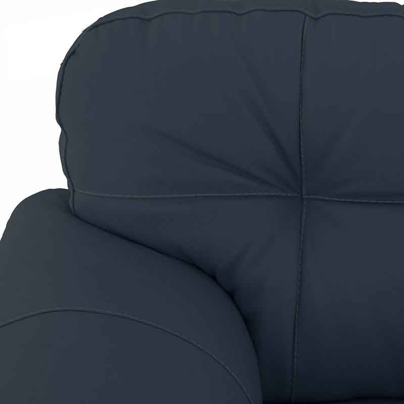 Sillón Carter de cuero en color moka con diseño moderno, vista frontal, de aproximadamente 111 cm de alto y 90 cm de fondo.