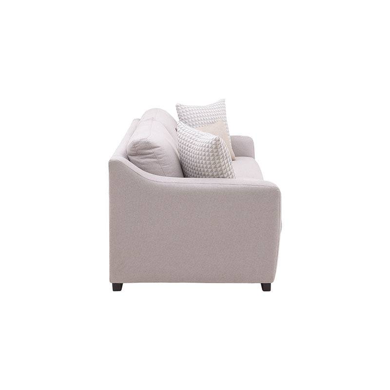 Sofá Michelle de color beige con tela de textura afelpada y tejido plano, ideal para sala moderna en interiores.