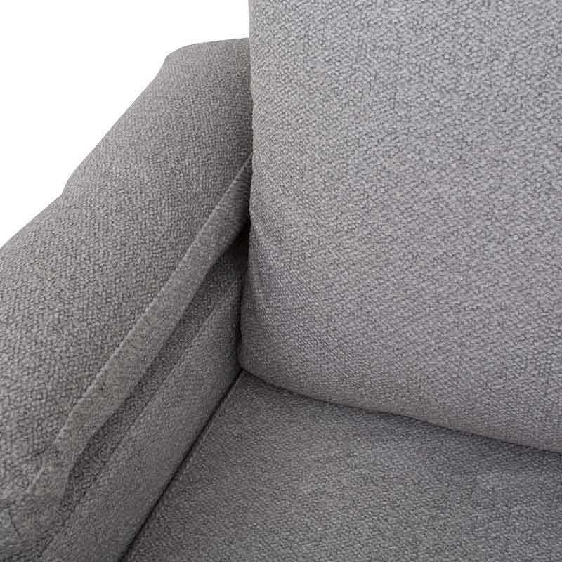 Sofá cama matrimonial Vittorio en tela gris claro, con asiento y respaldo acolchados, de la marca deurope.com.mx.