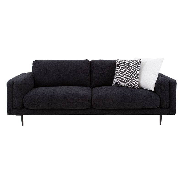 Sofá Alessandra de 2 piezas en tapizado negro de tejido plano afelpado, con estructura moderna y cómodo diseño para sala.