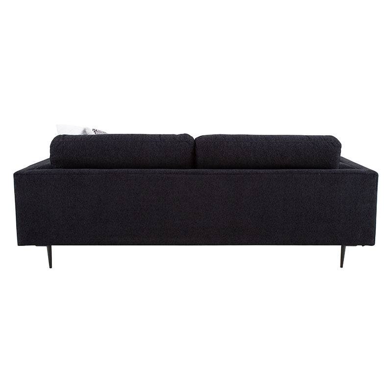 Sofá Alessandra de tapiz negro, deupeor.com.mx, con estructura acolchada y dimensiones de 226 cm de ancho, 80 cm de alto y 93 cm de fondo.