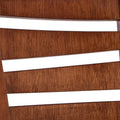 Banco para barra de cuero con estructura de madera en acabado caoba, tapizado en cuero con detalles elegantes.