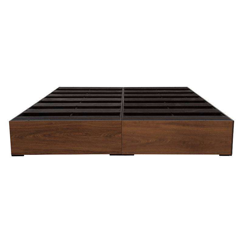 Base de cama Kenia de madera de pino y melamina, estructura en nogal, con dimensiones de 200 cm de ancho y 30 cm de alto.