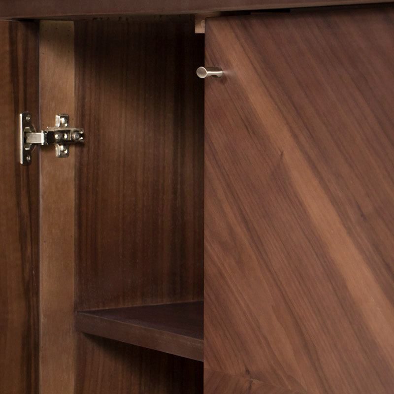 Buffet Orleans de Nogal deurope.com.mx, mueble con acabado en chapa de nogal, frente y dimensiones 160x85x40 cm.