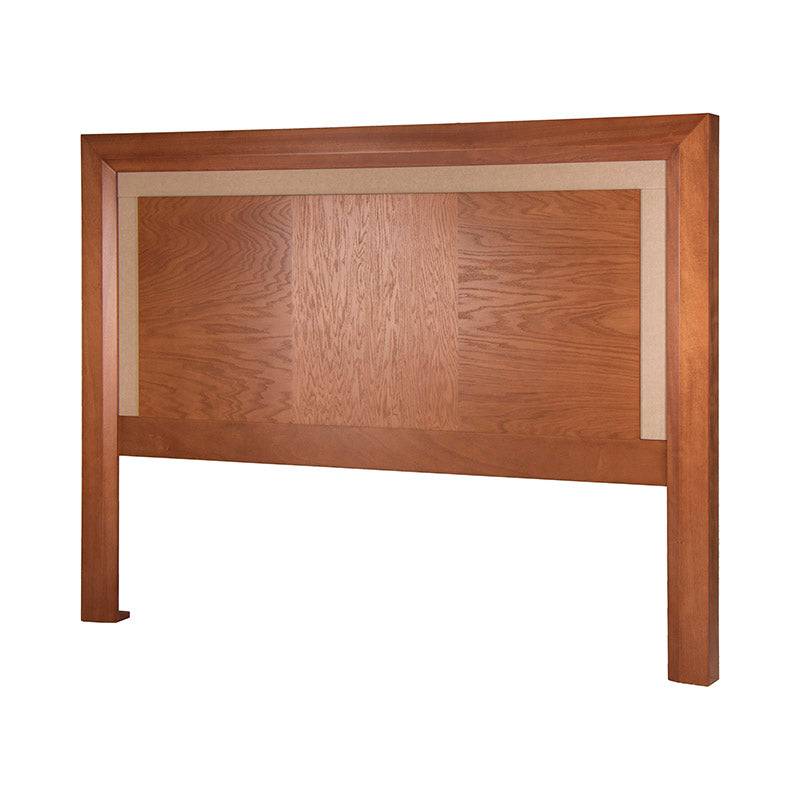 Cabecera Siena de madera de Banak y chapa de encino y okumé, en color café almendra, con franja leather touch, 210 cm de ancho.
