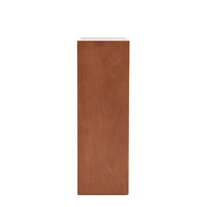 Cajonera Mond de Deurope en chapa de caoba con detalles en mármol, tamaño 80x120x40 cm, acabado en color tabaco.