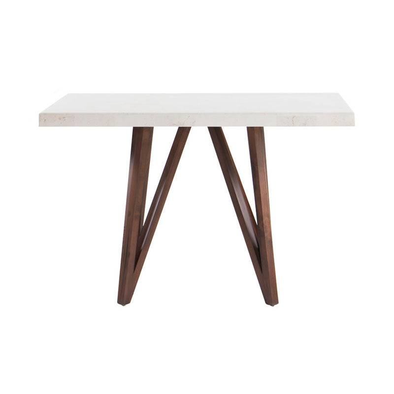 Conjunto de comedor Aragón de Deurope.com.mx con mesa y sillas de estilo clásico en madera.