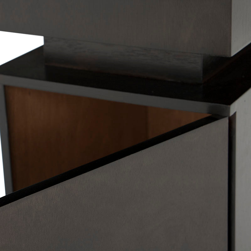 Mesa de comedor Tamayo deurope.com.mx con chapa de caoba, mármol y estructura en color tabaco, mide 200x80x110 cm.