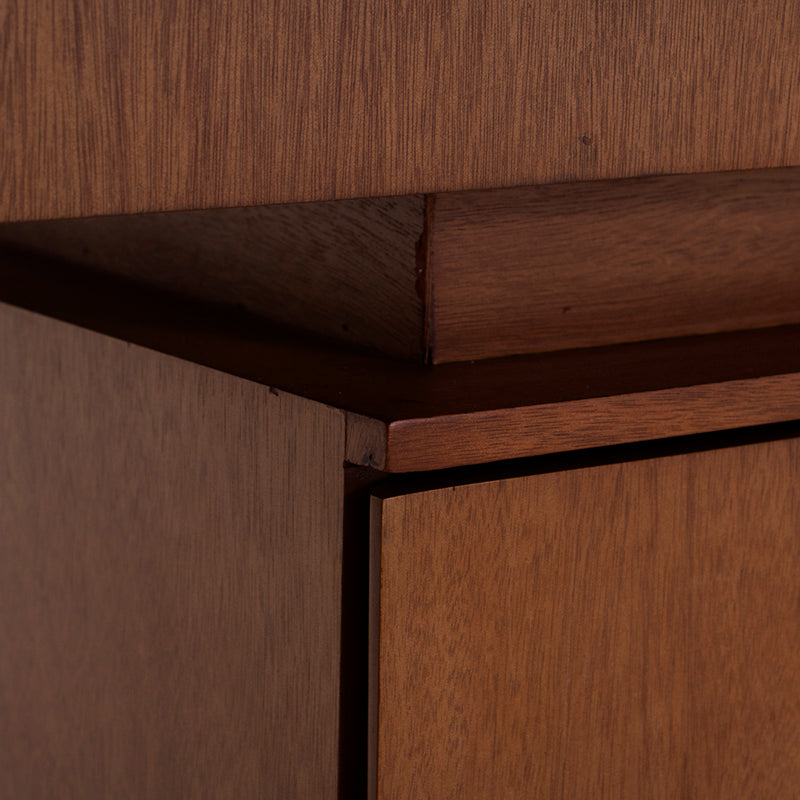 Mesa de comedor Tamayo de Deurope con chapa de caoba y placa de mármol, mide 200x80x110 cm, estilo elegante y resistente.
