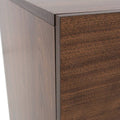 Cómoda Kenia de madera industrializada en color nogal con frente de melamina, dimensiones 100x90x40 cm, estilo moderno.