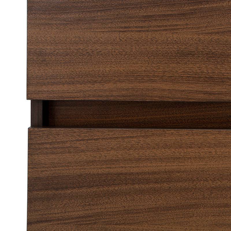 Cómoda Kenia de madera industrializada en color nogal, con 100 cm de ancho, 90 cm de alto y 40 cm de fondo.