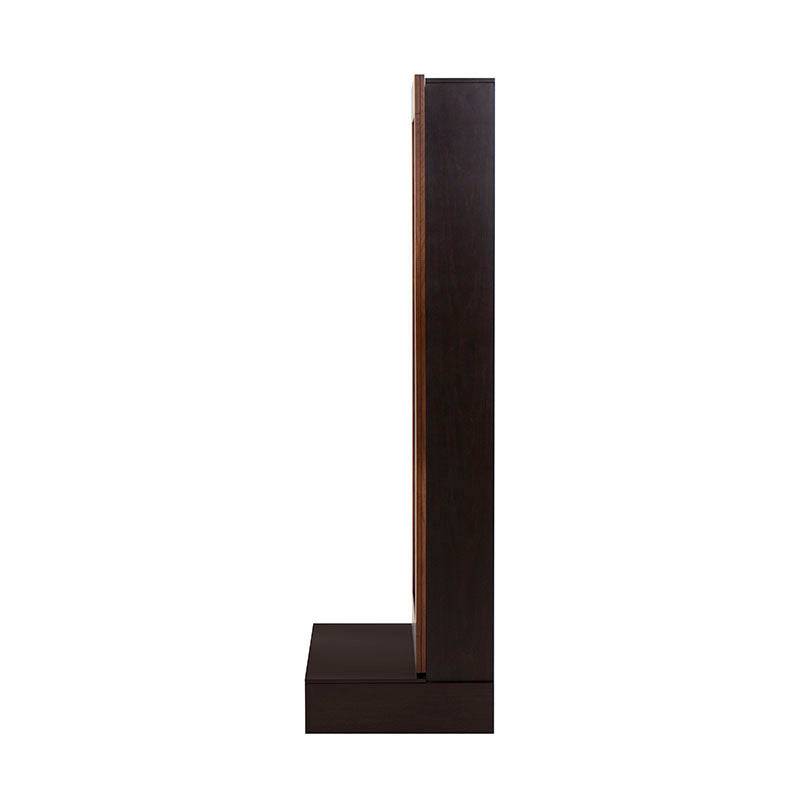 Espejo de pie Basil de madera en tono tabaco y nuez, con marco de chapa de Fresno, frente de 65 cm y altura de 175 cm.