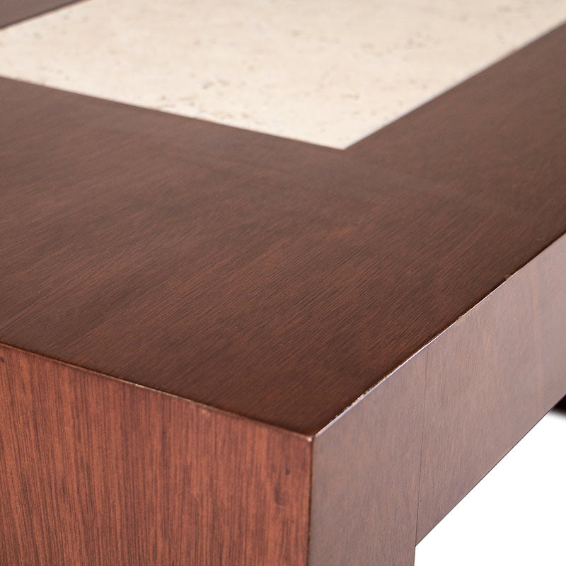 Mesa de centro Tamayo de madera de caoba con tapa de mármol, tamaño 120x45x60 cm, estilo elegante y moderno.