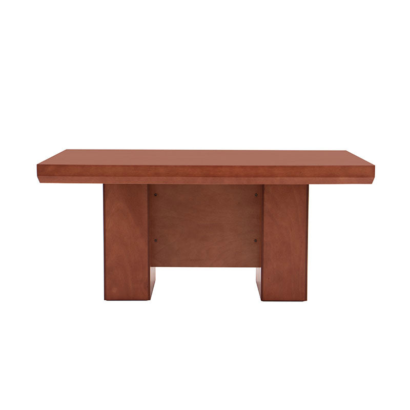 Mesa de comedor Siena de madera en color almendra, con superficie de 150 cm x 75 cm y diseño moderno.