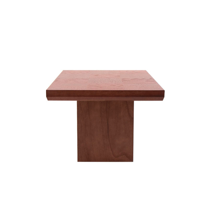 Mesa de comedor Siena de madera color café almendra, con superficie rectangular y tamaño de 150 cm de largo por 75 cm de alto.
