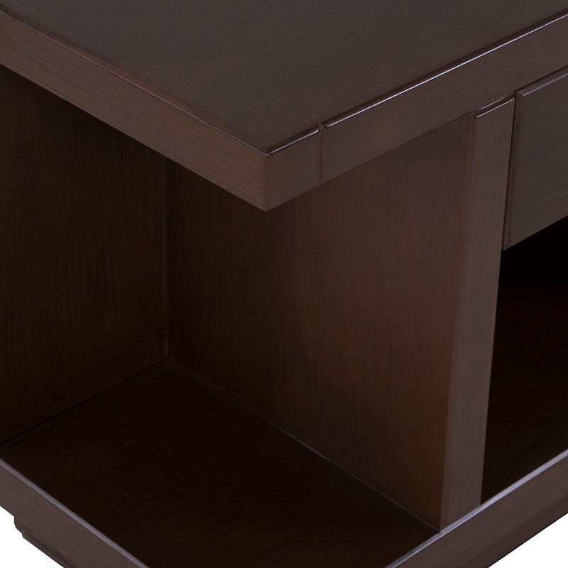 Mueble para TV Lisboa de madera industrializada en color café, con dimensiones de 140 cm de ancho, 60 cm de alto y 40 cm de fondo.