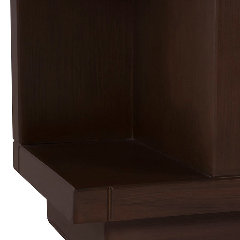 Mueble para TV Lisboa de madera industrializada en color café, con estructura de 140 cm de ancho, 60 cm de alto y 40 cm de fondo.