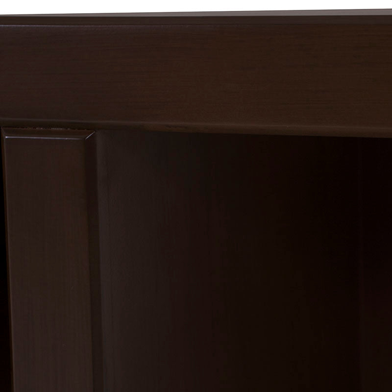 Mueble para TV Lisboa de madera industrializada en color café, con 140 cm de ancho, 60 cm de alto y 40 cm de fondo.