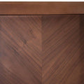 Sillas Orleans del Juego de Comedor Quetzal deurope.com.mx, tapizado en cuero, con estructura de madera nogal en color marfil.