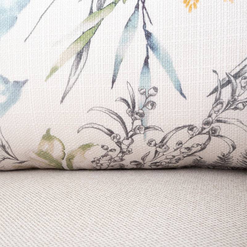 Sillones beige claro del juego de sala Tamayo de deurope.com.mx, tela tejida, con medidas de 78 cm de frente, 98 cm de alto y 95 cm de fondo