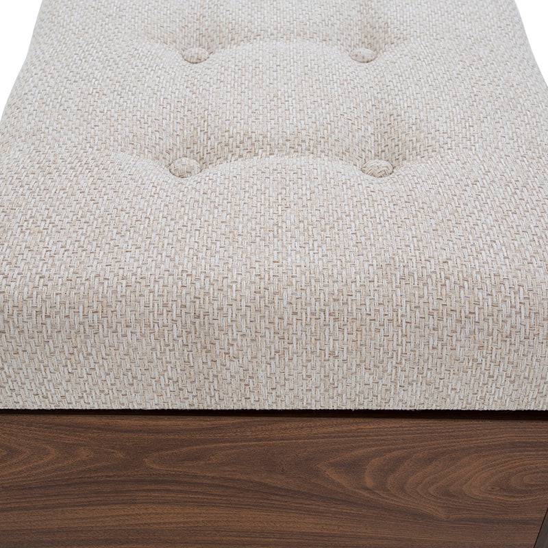 Zapatera Kenia en color beige con estructura de melamina y tejido plano, mide 155 cm de alto, 47 cm de alto y 40 cm de fondo.